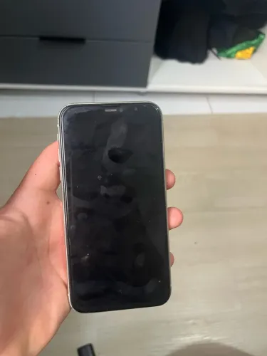iPhone 11 64GB para Retirada de Peças - Tela Boa