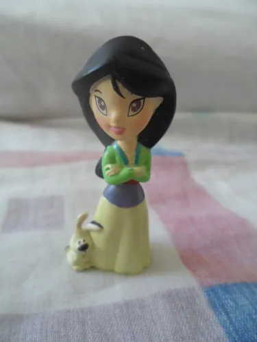 Boneca Mulan Princesa Disney 5,5 cm de altura
