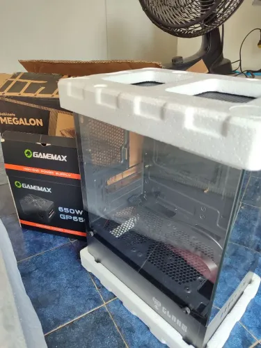 Fonte Gamemax GP650 650W: 250,00 / Gabinete Megalon Glanm:150,00.  LEIA DESCRIÇÃO 