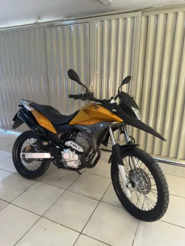 VENDE-SE XRE 300 2011