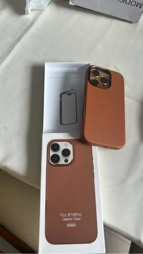 Capa iPhone 16 pro max couro