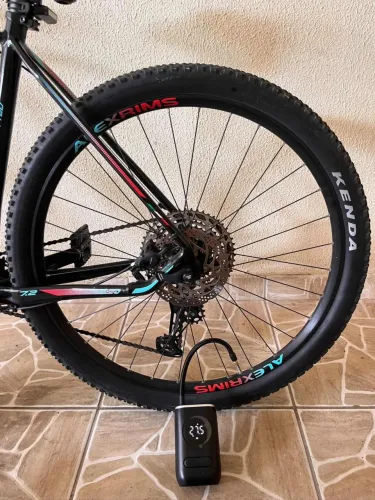 Bicicleta aro29 Oggi Big wheel 7.2 11v shabo deore 2022 preto/azul/vermelho 21