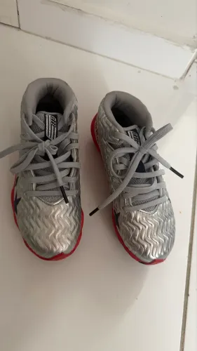 Chuteira infantil under armor