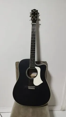 Vendo Violão tagima!
