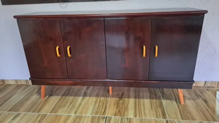 Buffet 4 portas Weihermann em Madeira Super Conservado