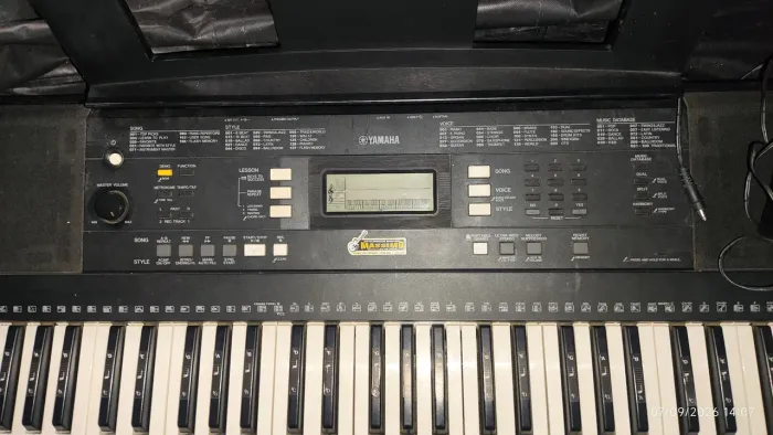 Teclado yamaha psr E 343