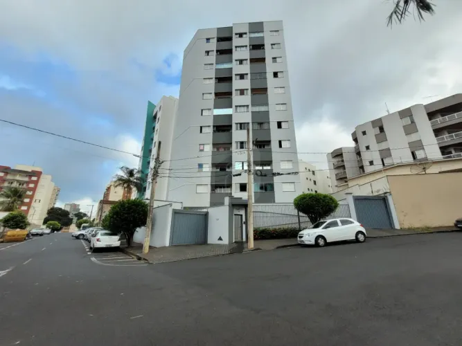 Apartamento/Padrão - Residencial - No bairro Maracanã - Condomínio Do Edifício Saint Louis