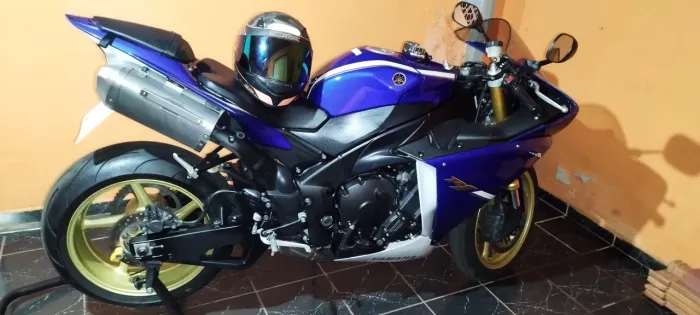 Vendo R11000cc original baixo km