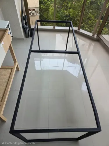 Mesa de metalon sem tampo