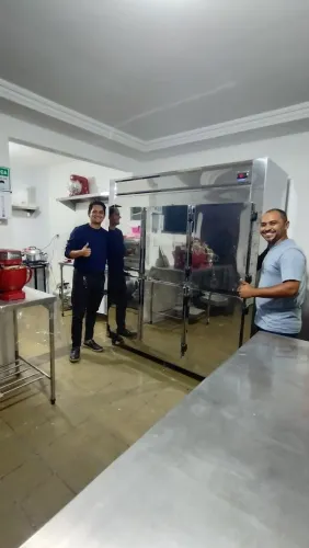 GELADEIRA COMERCIAL INOX 06 PORTAS 1.553 LITROS GELOPAR
