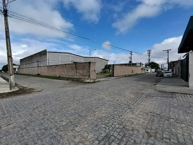 Galpão com excelente estrutura, localização facilitada para funcionários, fornecedores e c