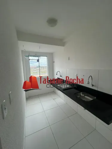 Alugo excelente apartamento no Condomínio Madrid.