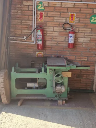 Esquadrejadeira OMIL com Motor WEG