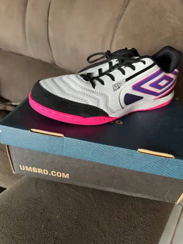 Chuteira Pro 5 Bump Society (Futsal)