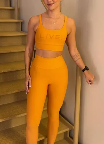 Conjunto Live na cor Ochre tamanho P