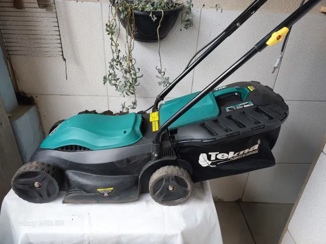 Maquina de cortar grama