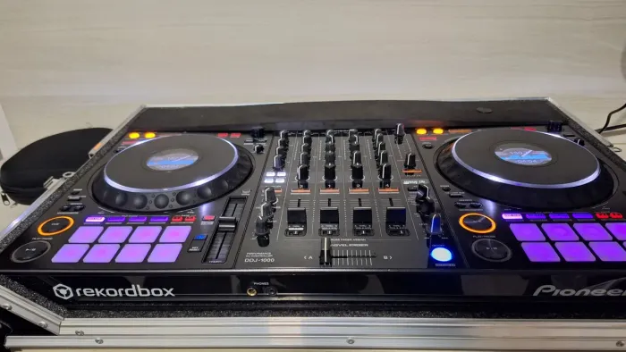Controladora Pioneer DDJ 1000 + Case