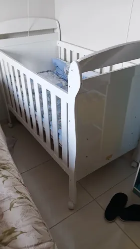 Berço para bebê com colchão