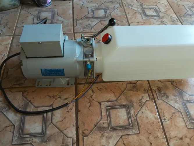 Motor de Elevador Automotivo de Duas Colunas Modelo EE-F9M