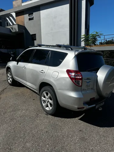 Toyota RAV4 2.4 4X2 16V 170cv Aut. 2011