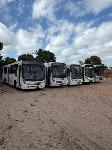 Ônibus a disposição 10/11 11/12 Mercedes 