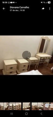 Penteadeira e mesa apoio cama em mogno