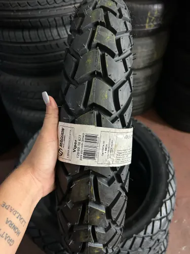 01 pneu Maggion Viper 120/80/18