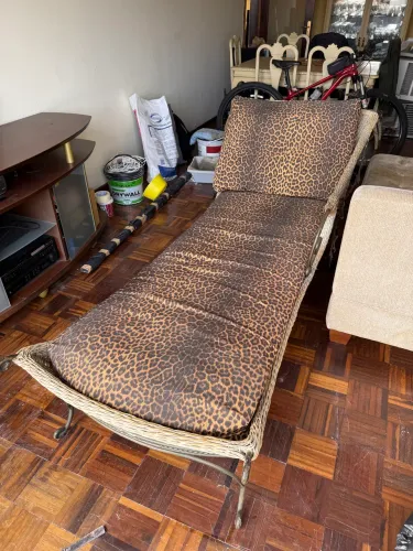 Chaise em rattan e ferro 0,82x2,25x0,70m