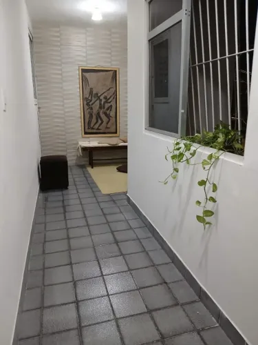 Aptos mobiliados na quadra da UPE 