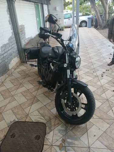 Moto 650 cilindradas ,vendo o agio