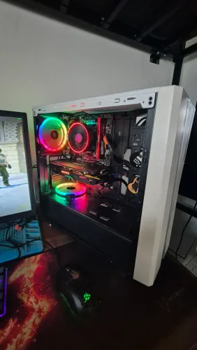 PC Gamer Ryzen 7 2700 | RX 570 8GB | 16GB DDR4 | SSD + HD