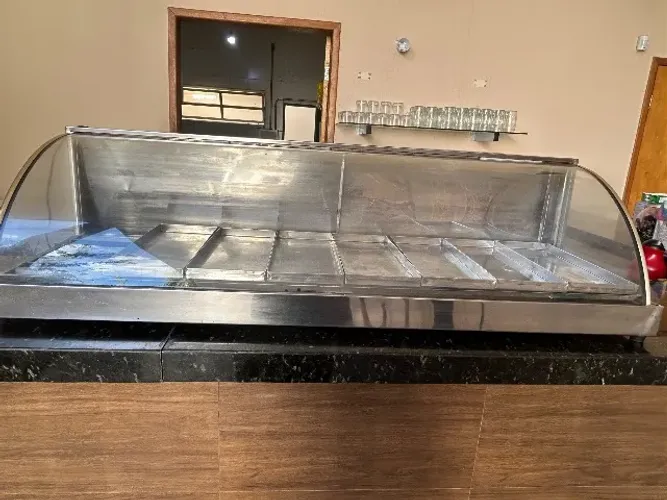 Vendo estufa com espaço para 8 prateleiras