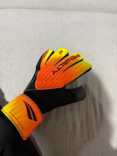 LUVA DE GOLEIRO PENALTY