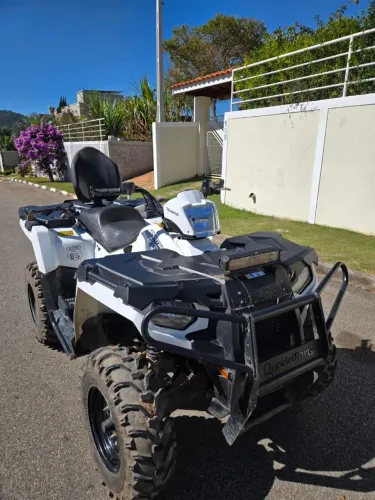 Quadriciclo polaris 4x4