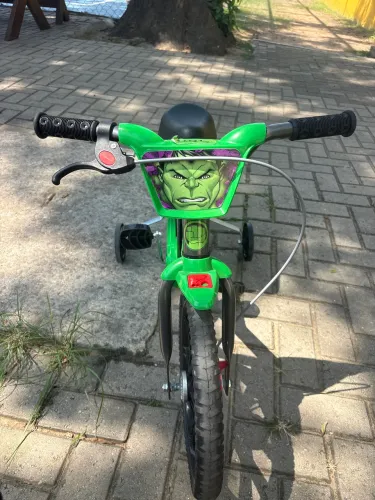 bicicleta infantil do hulk