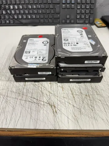 Lote c/ 5 HDs SATA 3.5 - 4TB e 8TB - Usado c/ Alerta, conforme descrição 