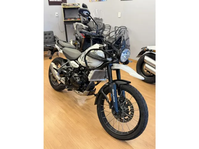 Royal enfield Himalayan 450 kamet white 2026