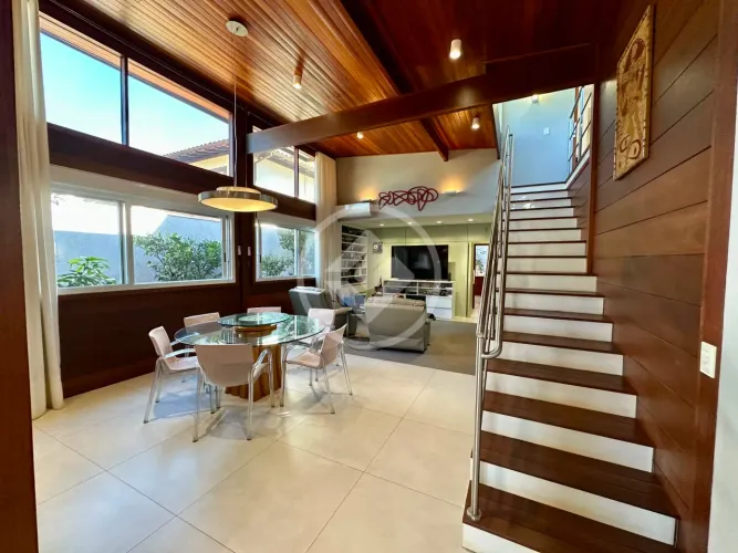 Casa com 3 quartos e 3 suítes à venda no Belvedere codigo: 355942