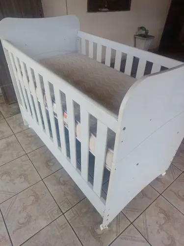 Berço 3 em 1 em ótimo estado 