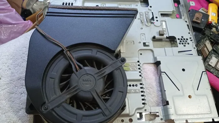 COOLER E CARCAÇA METÁLICA COM DISSIPADOR PARA PS3 SLIM $200,00 VENDO PEÇAS PARA VIDEOGAMES