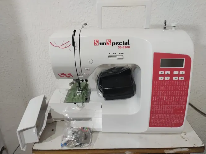 Máquina de Costura eletrônica Pontos de bordados  Sun Special ss-8200