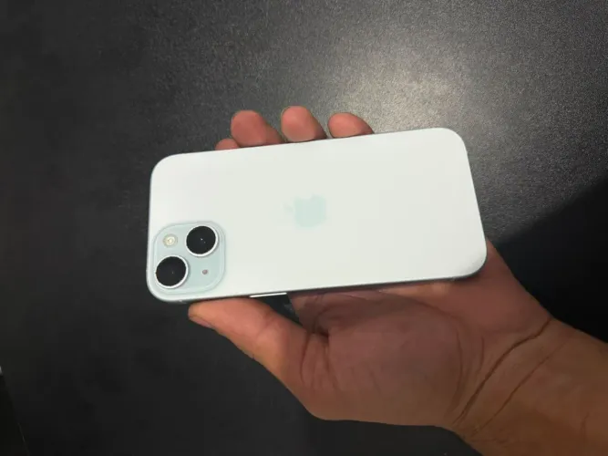 iPhone 15 ainda na garantia Apple
