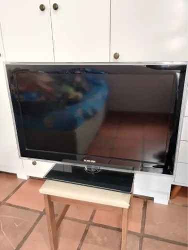 TV Samsung 32" LCD Full HD - Ótimo estado!