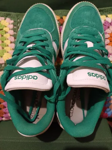 Tênis Adidas verde Tam.37