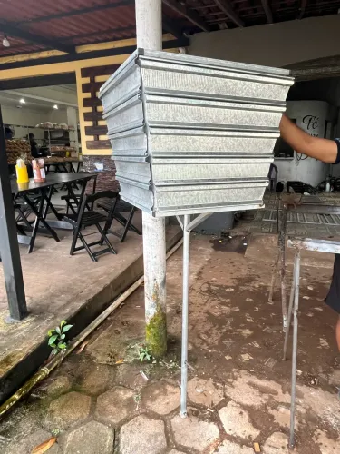 Lixeira para calçada