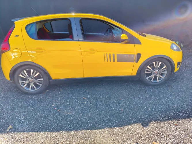 Fiat Palio Sporting 1.6 Flex 16V 5P 2015