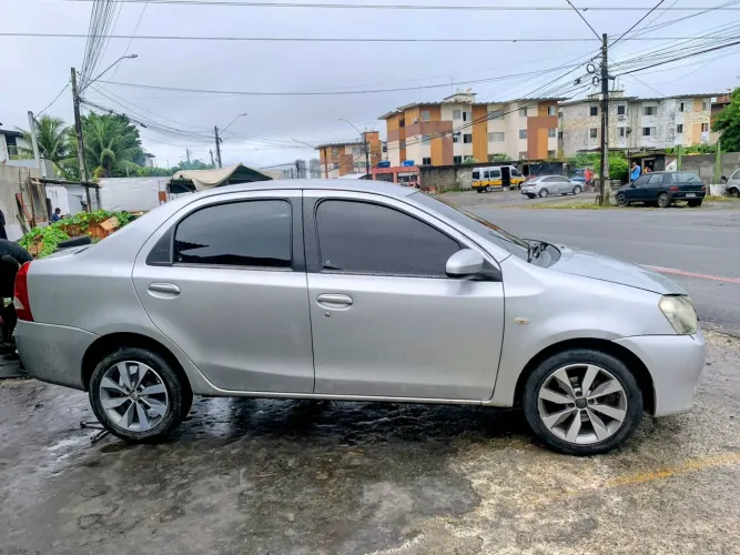 Toyota Etios XS Sedan 1.5 Flex 16V 4P Mec. 2015
