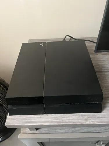 PlayStation 4 Dois controles
