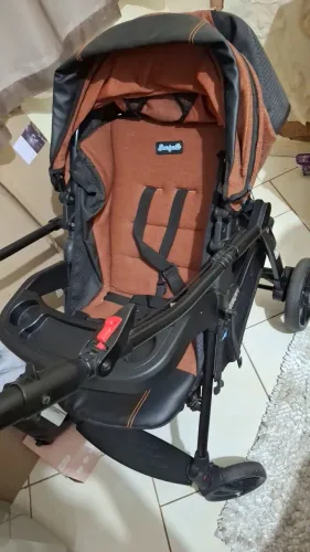 Carrinho e bebe conforto