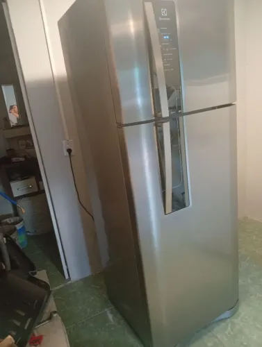 Geladeira inox Frost Free 
